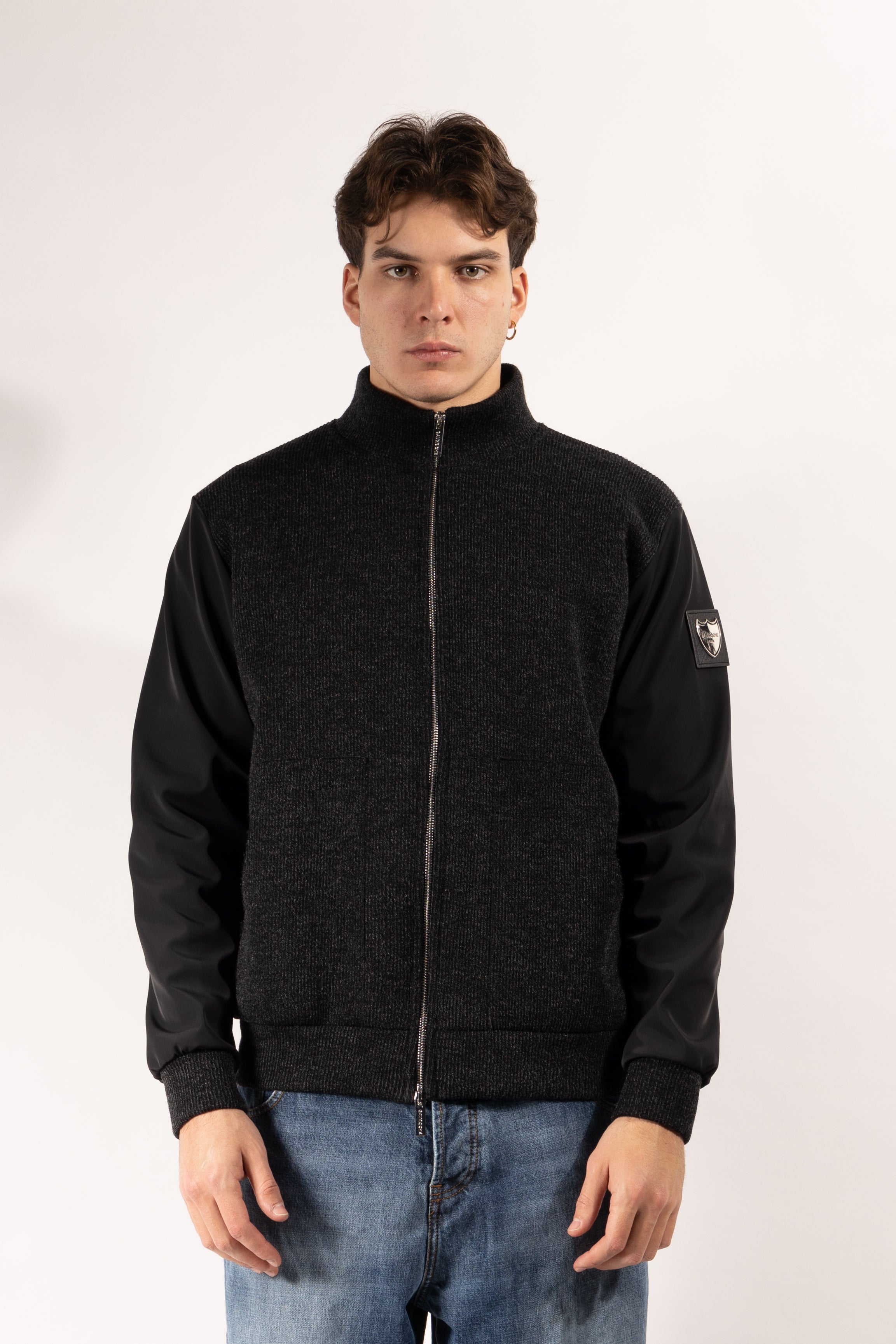 Giubbotto Gavroche in maglia con maniche tecniche e zip