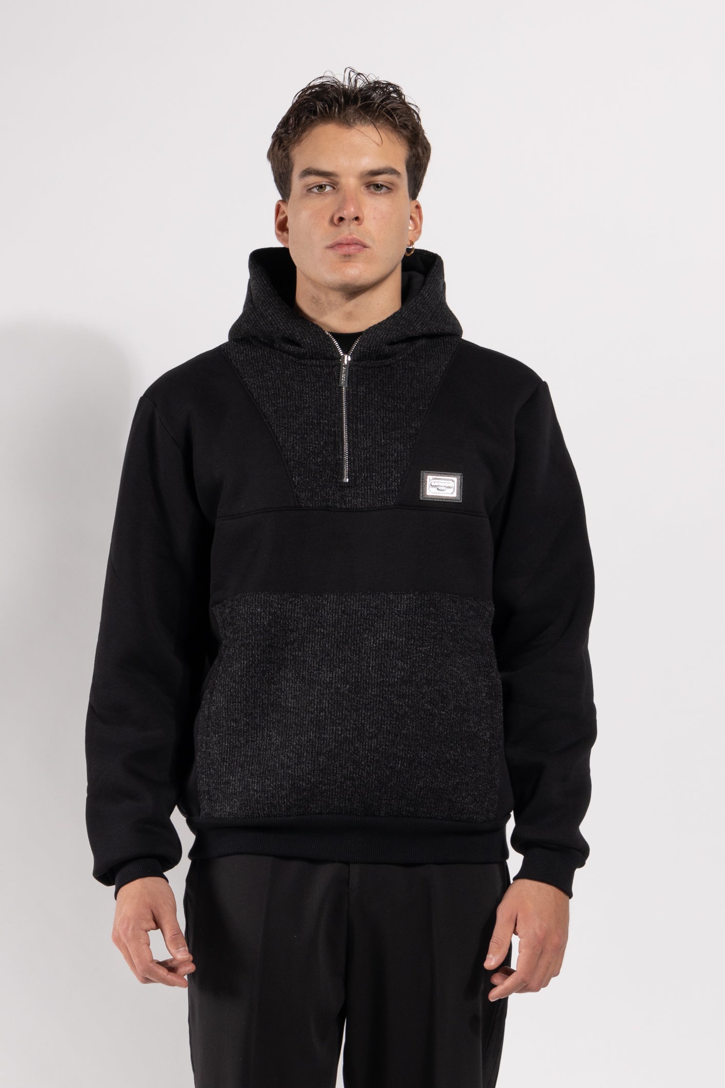 Felpa Gavroche mezza zip con targhetta frontale