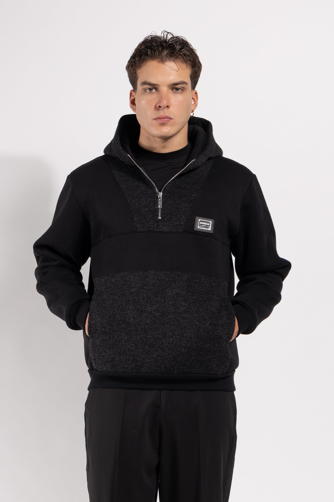 Felpa Gavroche mezza zip con targhetta frontale