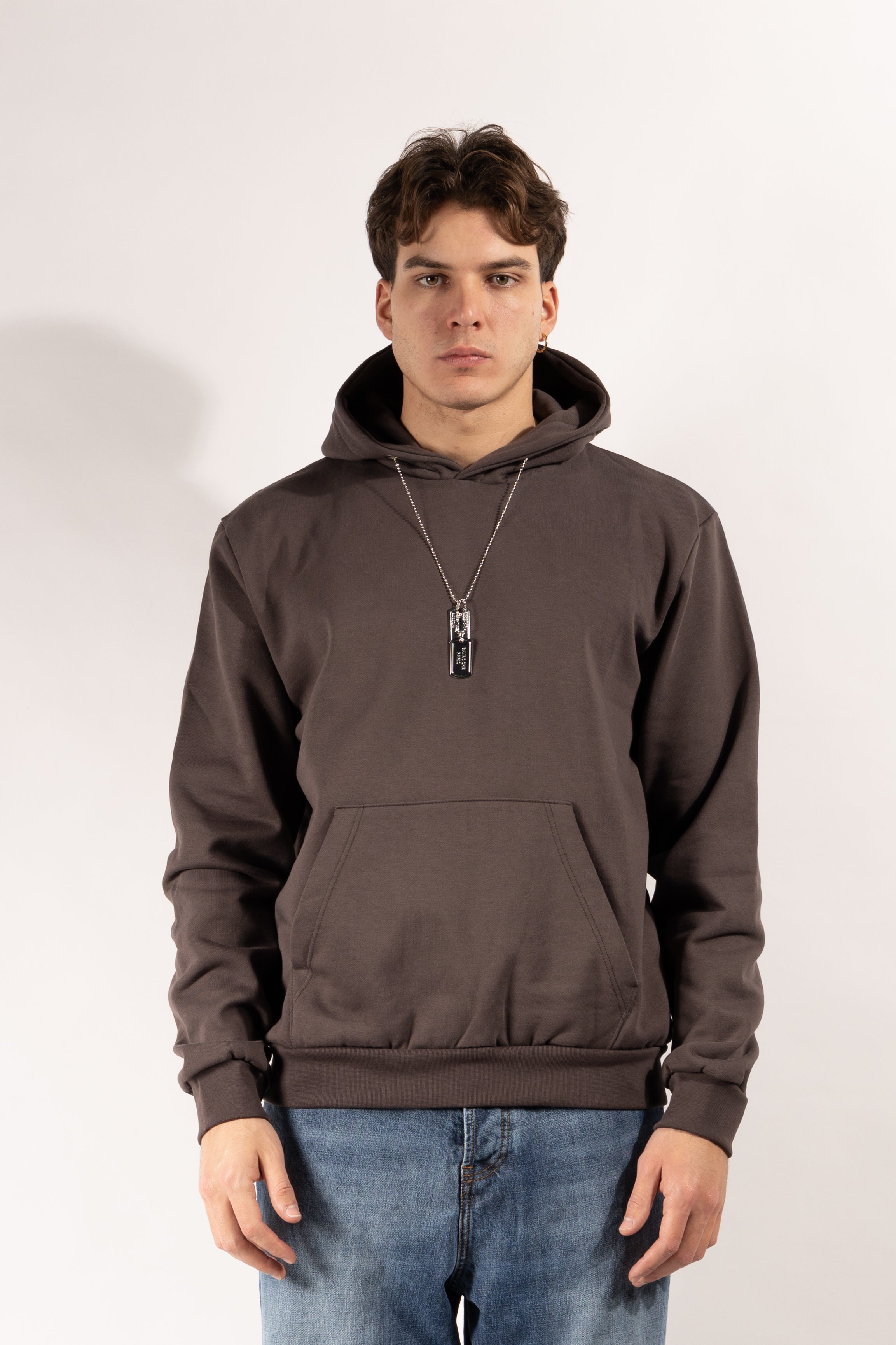 Felpa Gavroche con cappuccio e catenina metallica