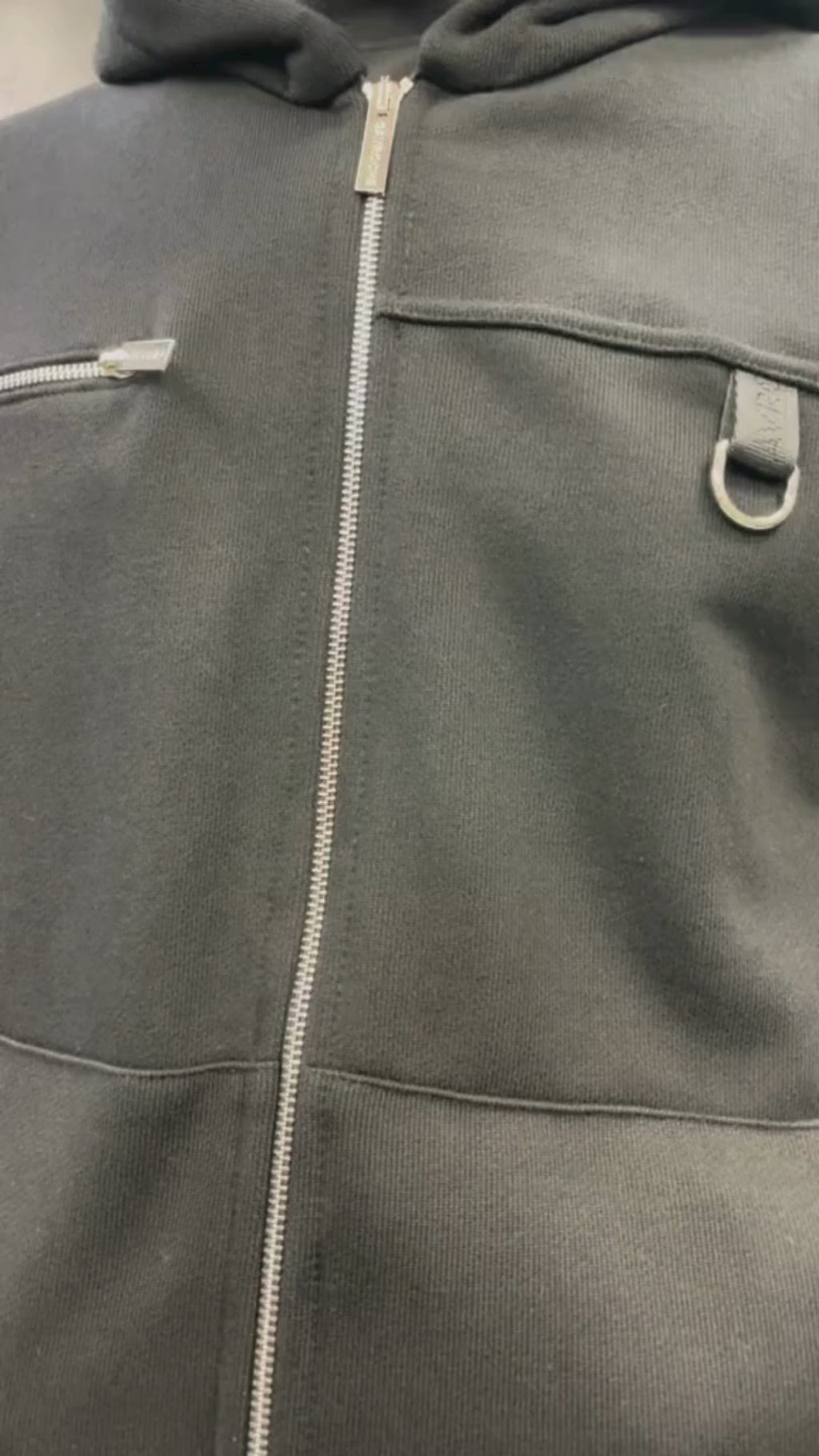 Felpa Gavroche full zip con cappuccio e dettagli metallici